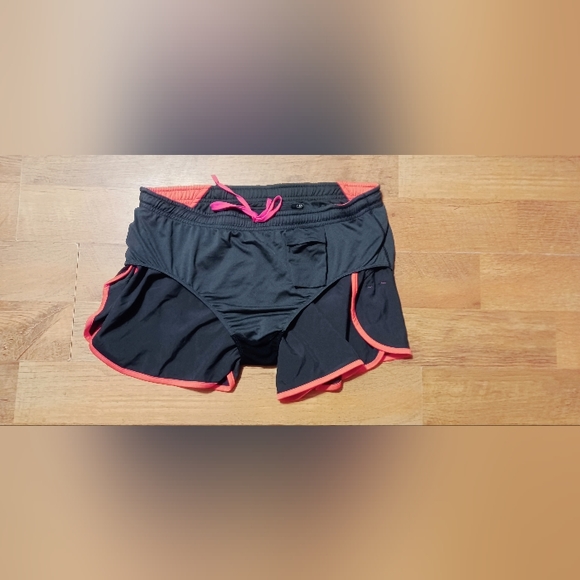 North Face Shorts NWOT Women's - Picture 7 of 9